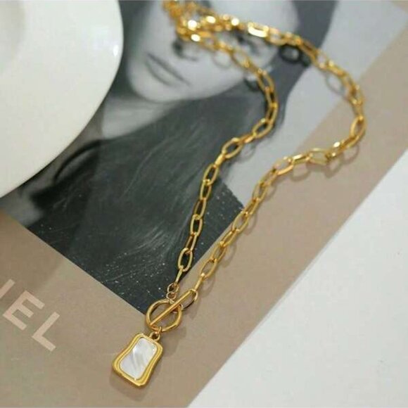 14k Gold Filled Link Chain Necklace with Mother of Pearl Pendant - Picture 1 of 3